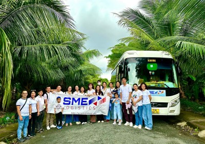 SME Logistics đã tổ chức đi thăm hỏi, tặng quà các em nhỏ ở Mái Ấm Đức Quang - Chùa Vạn Đức nhân dịp tết Trung thu